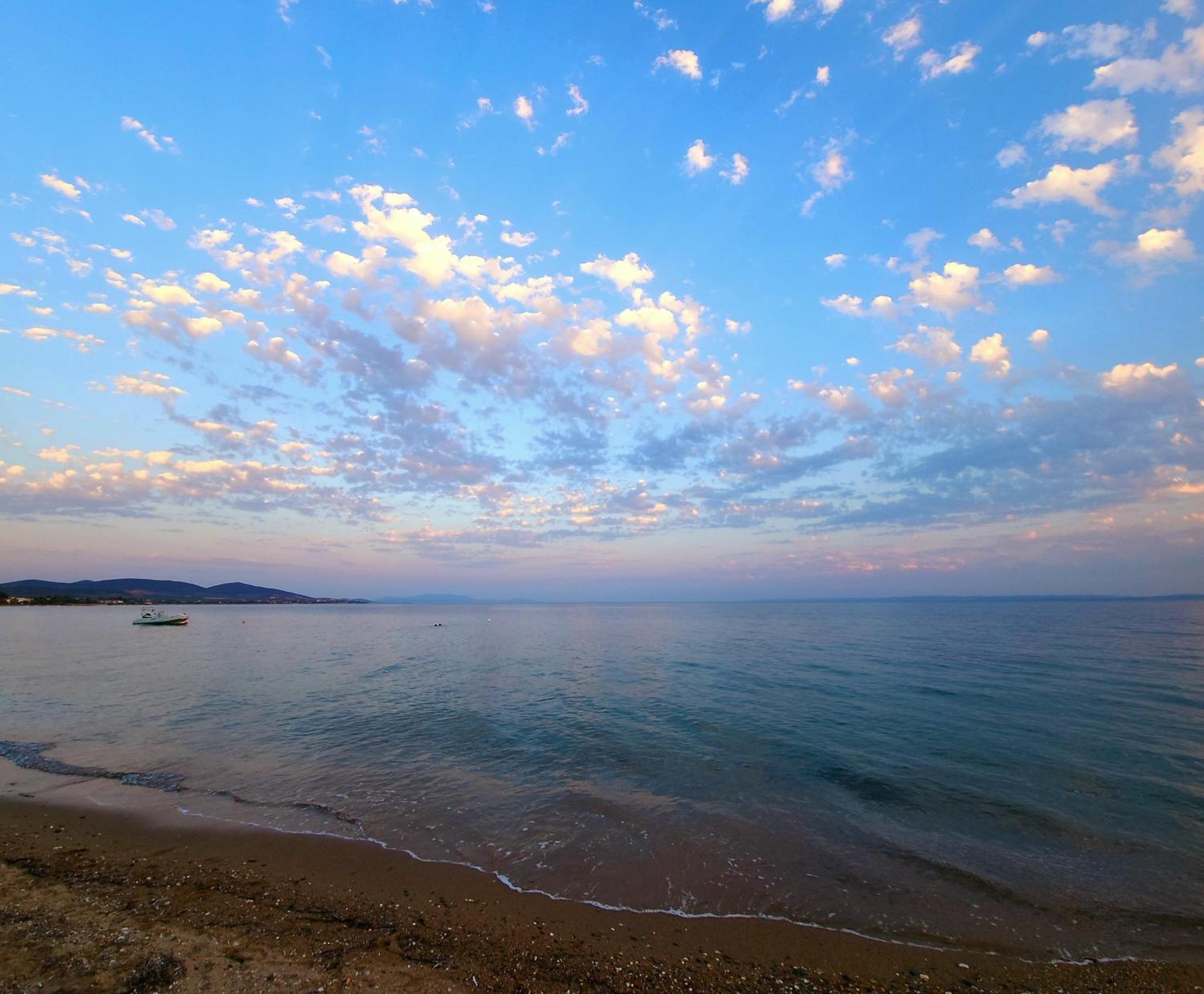 Pine Beach Holiday Home 2 Bedrooms 50 Meters To The Beach Kalyves Polygyrou المظهر الخارجي الصورة